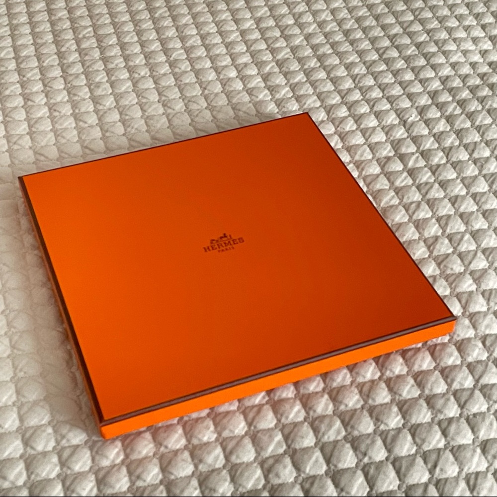 New Hermes box